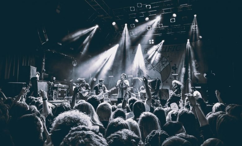 Perbedaan Gigs dan Konser Bersama Entertainment