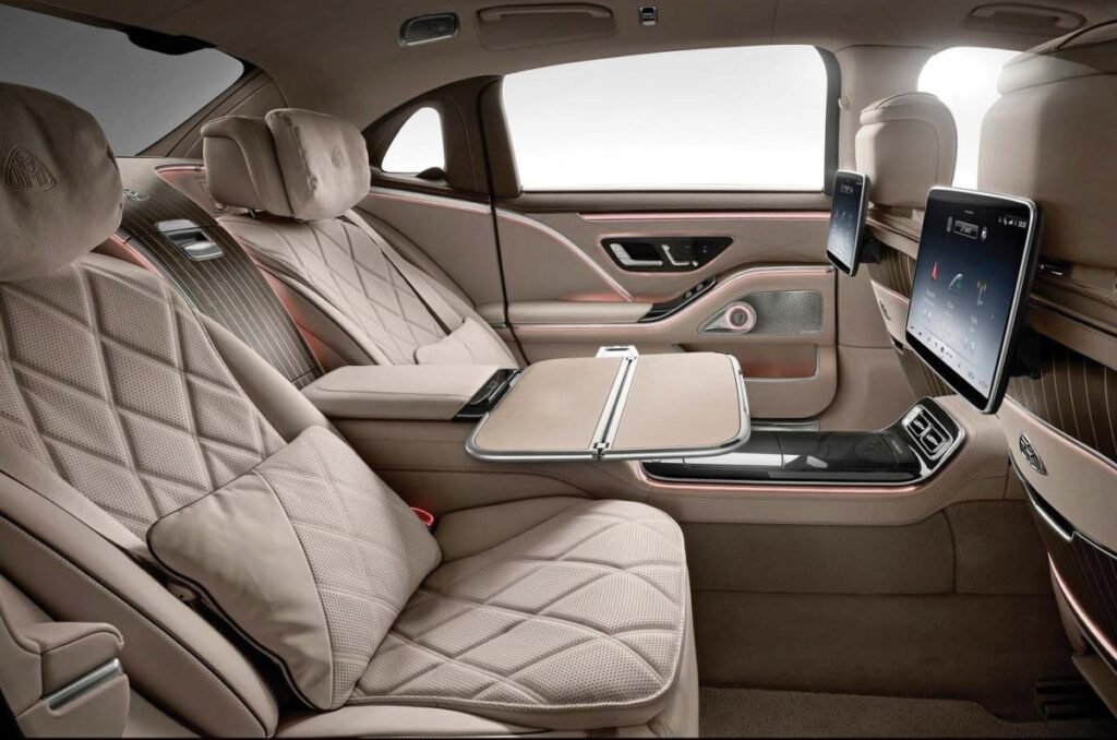 Mobil Artis Interior